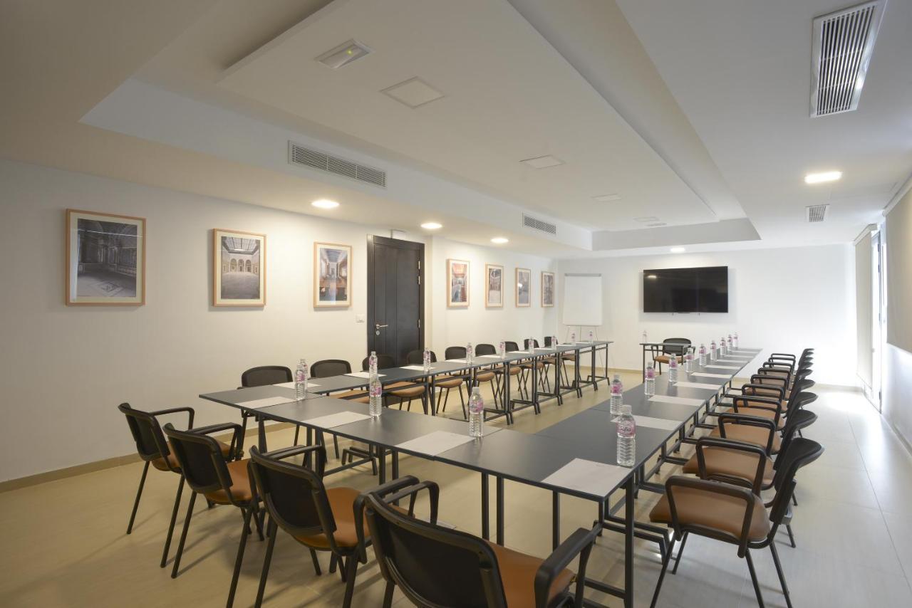 Maia Apartahotel 5*